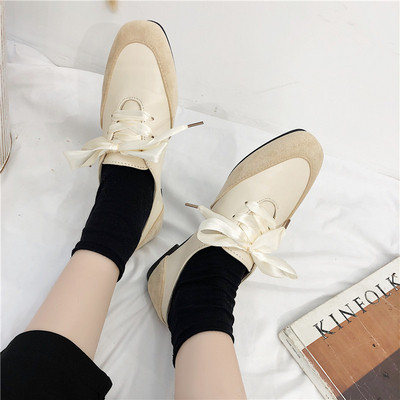 Női alkalmi cipő fűzővel, két színben