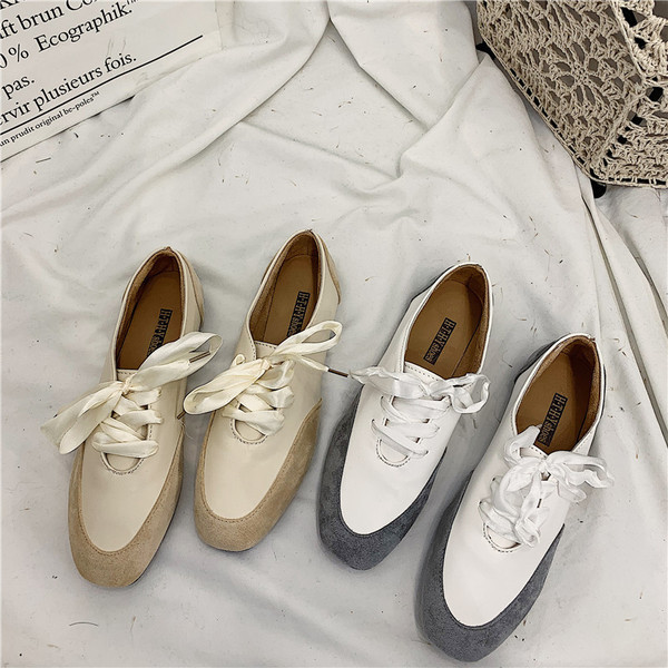 Női alkalmi cipő fűzővel, két színben