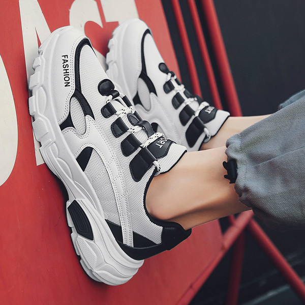 Új sport- és alkalmi tornacipők három színben