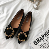 Stílusos női cipő fém díszítéssel, két színben