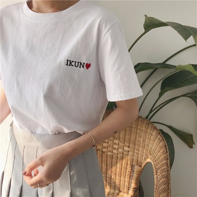 Tricou de damă cu inscripție în alb și negru