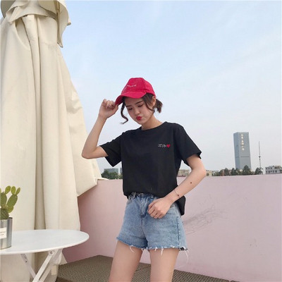 Tricou de damă cu inscripție în alb și negru