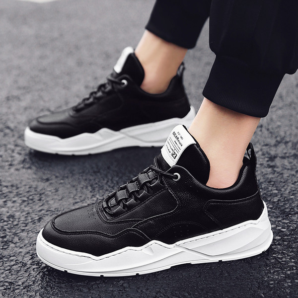 Sima férfi tornacipő modell fehér, barna és fekete színben