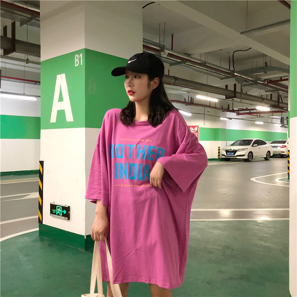 Modern női széles feliratos póló