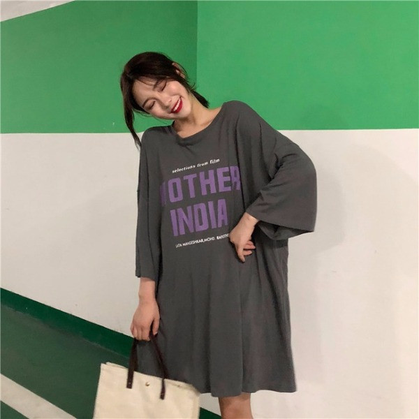 Modern női széles feliratos póló