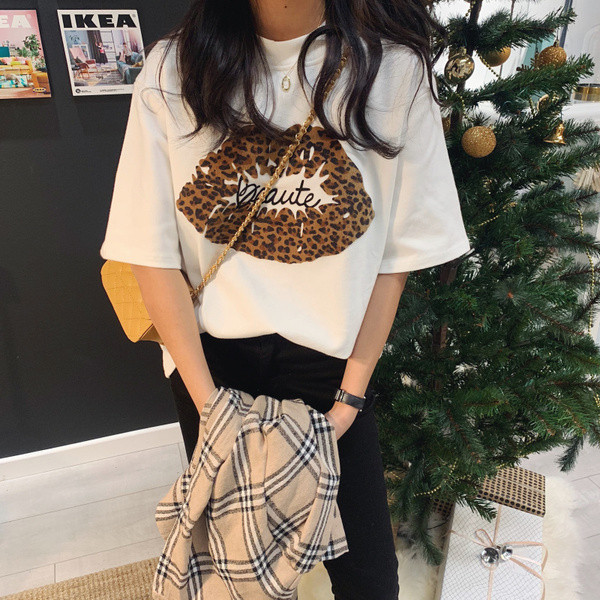 Modern női póló állati elemekkel három színben