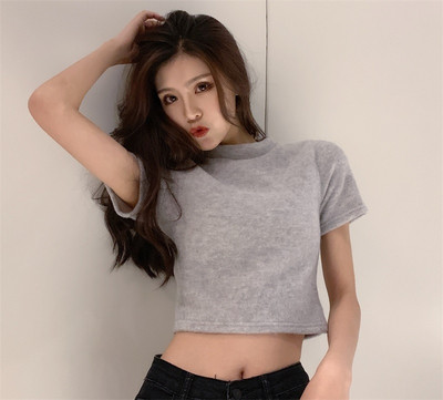 Aktuális női rövid póló fekete és szürke színben