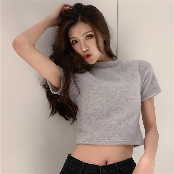 Aktuális női rövid póló fekete és szürke színben