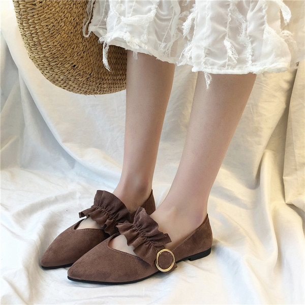 Tavaszi női cipő három színben hegyes modellben