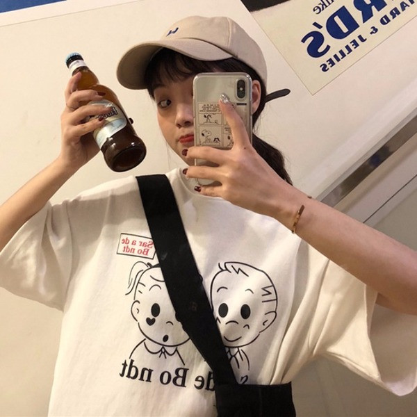 Női alkalmi póló fekete-fehér színben