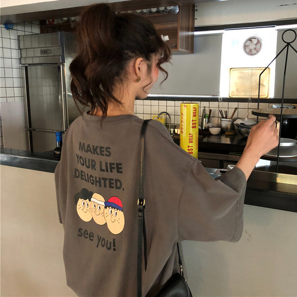 Γυναικεία μπλούζα με επιγραφή στην πλάτη