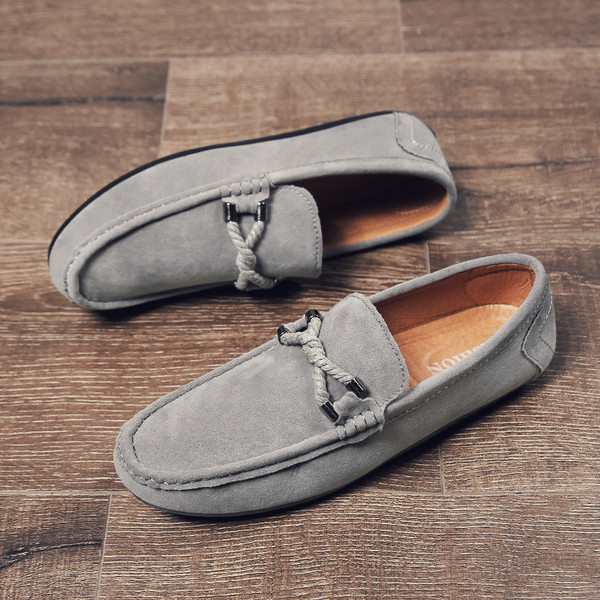 Új tavaszi kényelmes cipő szürke, fekete és piros színben