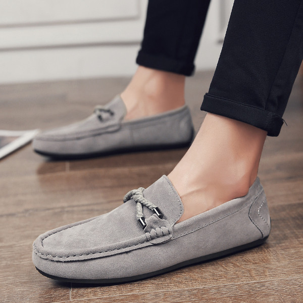 Új tavaszi kényelmes cipő szürke, fekete és piros színben