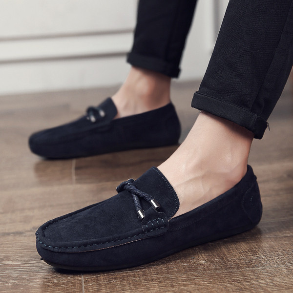 Új tavaszi kényelmes cipő szürke, fekete és piros színben