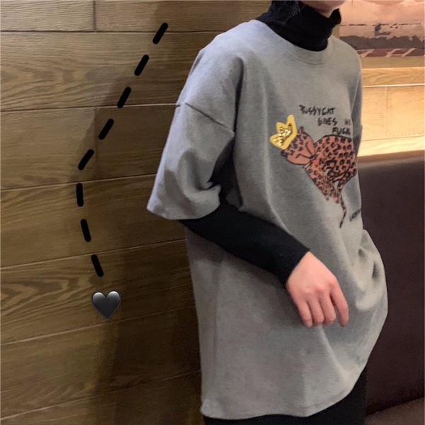 Γυναικεία μπλούζα με εφαρμογή και επιγραφή σε τρία χρώματα