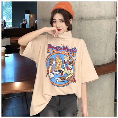 Modern női póló magas gallérral és rátéttel