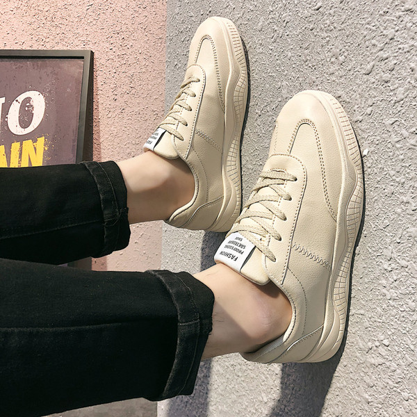 Férfi alkalmi sportcipő fűzővel három színben, sima modellben