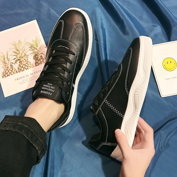 Férfi alkalmi sportcipő fűzővel három színben, sima modellben