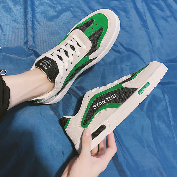 Új tavaszi férfi tornacipő több színben felirattal