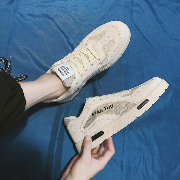 Új tavaszi férfi tornacipő több színben felirattal