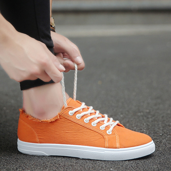 Férfi vászon rugós tornacipő több színben, nyakkendővel