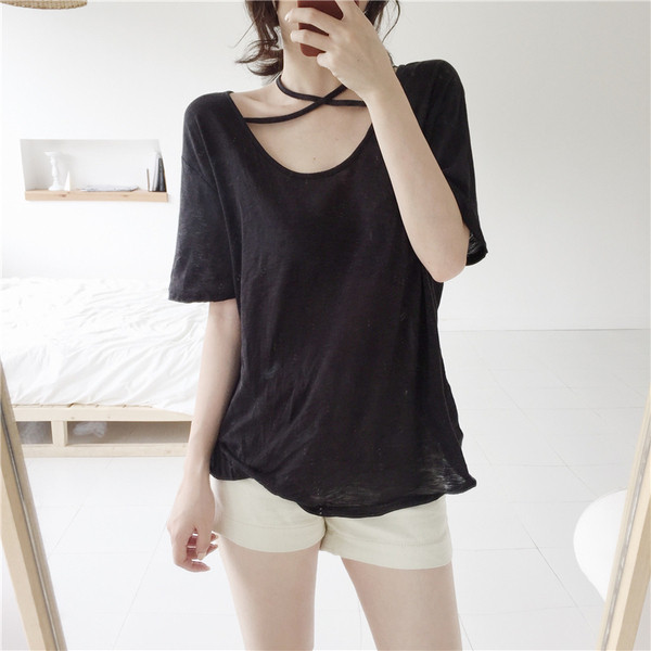 Γυναικεία μπλούζα με σταυρωτά κορδόνια σε μαύρο χρώμα