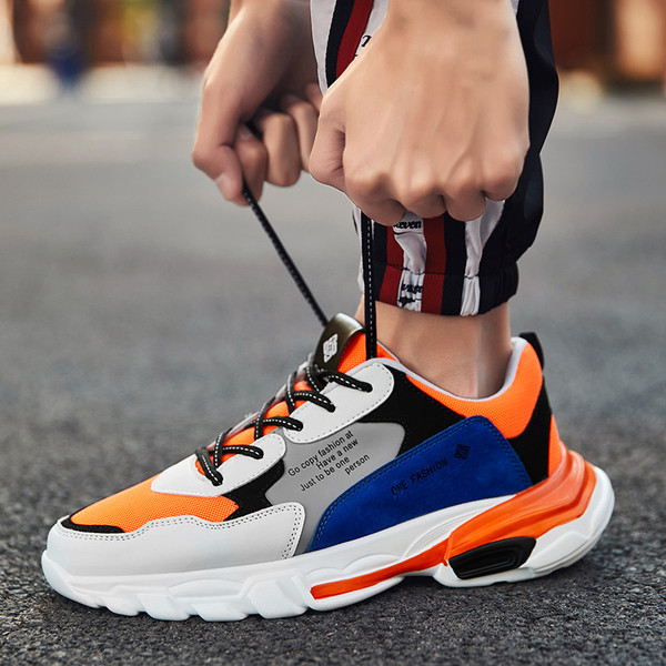 Új kényelmes férfi tornacipő több színben felirattal