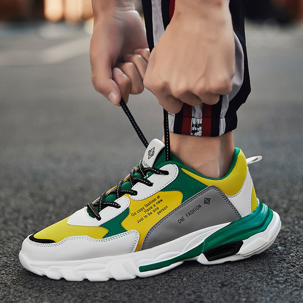 Új kényelmes férfi tornacipő több színben felirattal