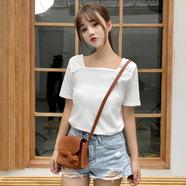 Modern női póló rövid ujjú fekete-fehér színben