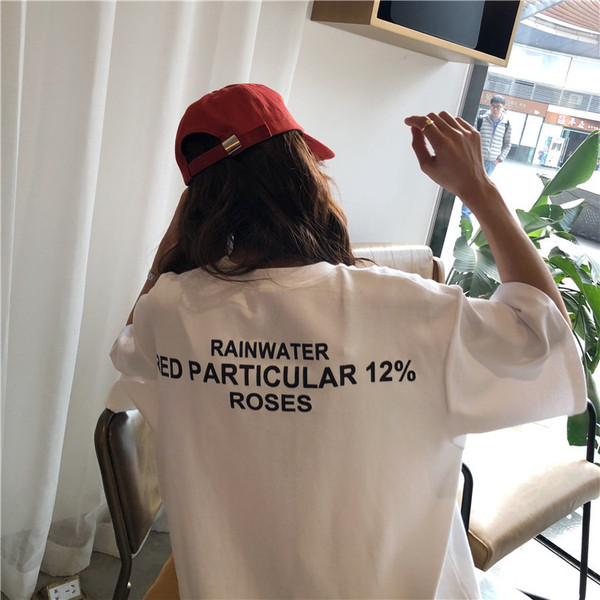 Női alkalmi póló, hátoldalán felirattal, három színben