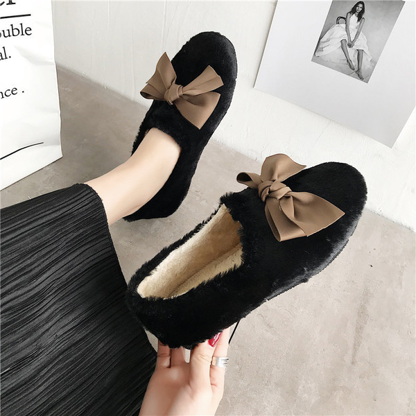 Női pehelycipő szalagdíszítéssel három színben