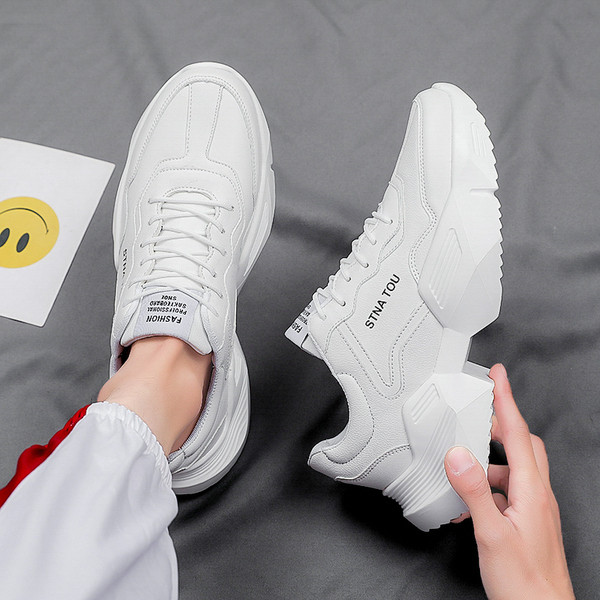 Model uni de adidași pentru bărbați cu inscripție și talpă groasă în mai multe culori