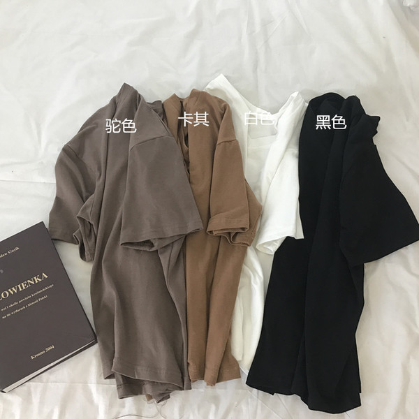 Ευρύ μοτίβο γυναικείο t-shirt σε διάφορα χρώματα