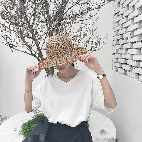 Ευρύ μοτίβο γυναικείο t-shirt σε διάφορα χρώματα