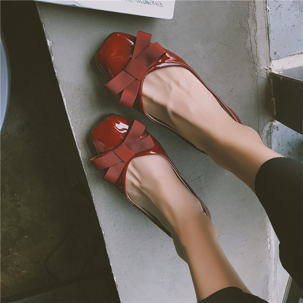 Női alkalmi cipő tavaszra két színben