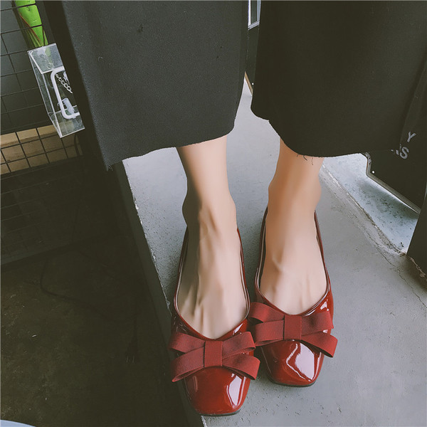 Női alkalmi cipő tavaszra két színben