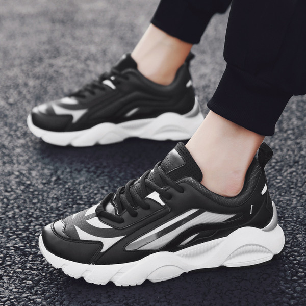 Modern férfi tornacipő vastag talppal