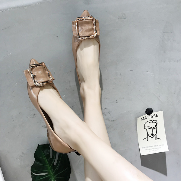 Női alkalmi cipő csatos díszítéssel négy színben