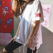 Μοντέρνογυναικείο μπλουζάκι μεκορδόνια  στη πλάι σε δύο χρώματα