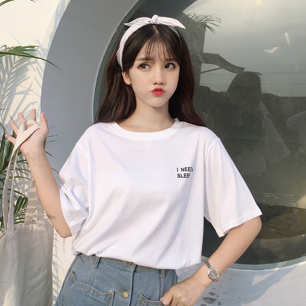 Γυναικεία μοντέρνα μπλούζα με επιγραφές και πλάτη