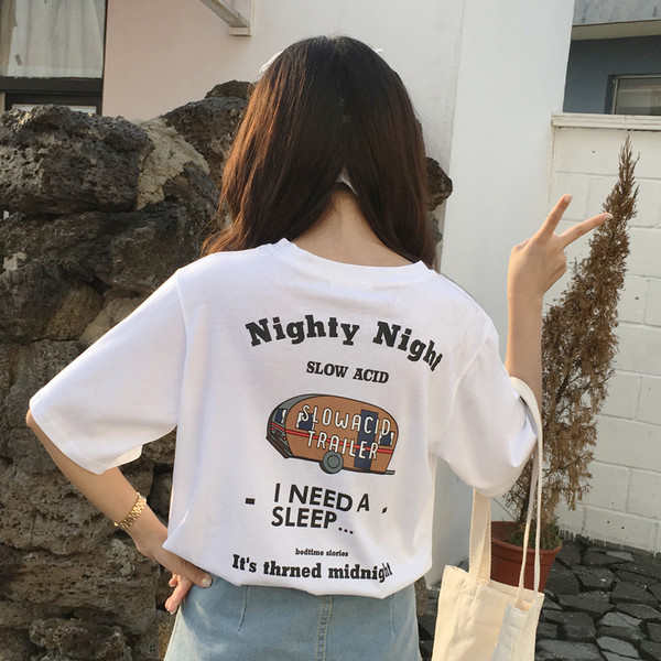 Γυναικεία μοντέρνα μπλούζα με επιγραφές και πλάτη