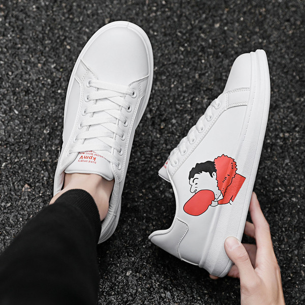 Fehér színű férfi tornacipő rátéttel, lapos talppal