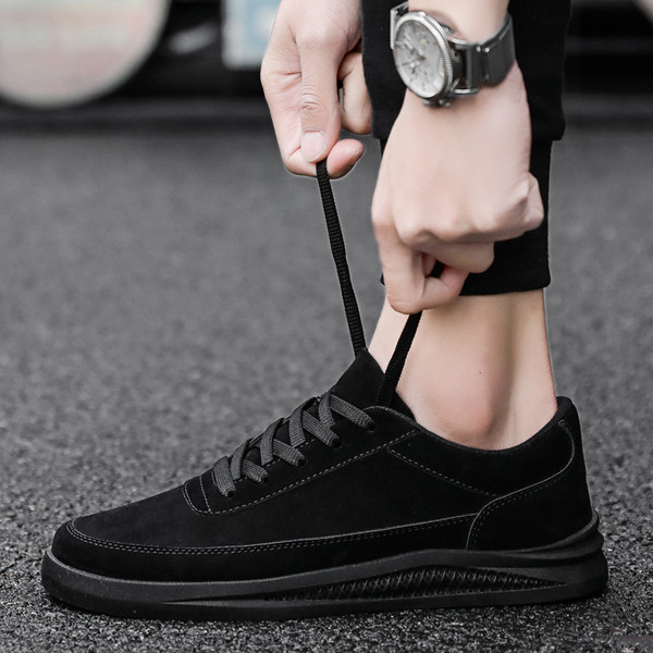 Férfi tornacipő sima modell három színben, lapos talppal