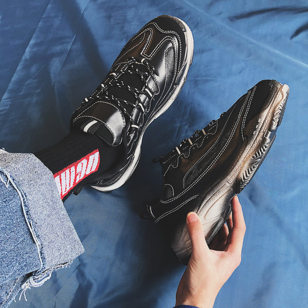 Alkalmi férfi tornacipő magas talppal, több színben