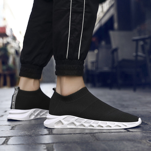 Tenisi moderni pentru bărbați, respirabili, fără șireturi, în alb-negru