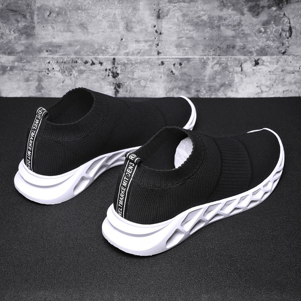 Tenisi moderni pentru bărbați, respirabili, fără șireturi, în alb-negru