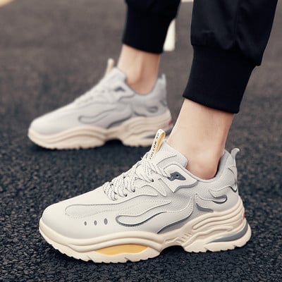 Modern férfi cipő három színben, magas talppal