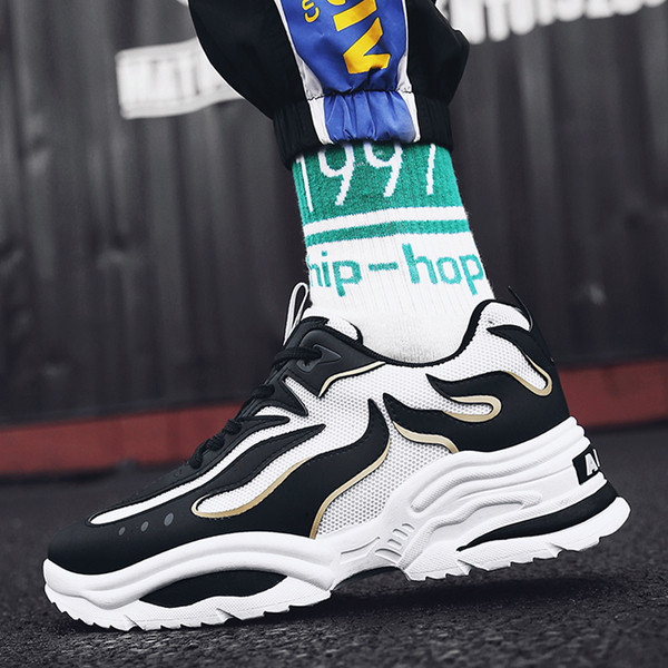 Modern férfi cipő három színben, magas talppal