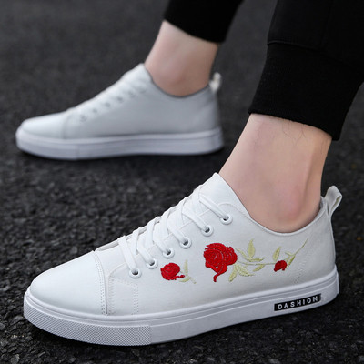 Adidasi pentru barbati cu sireturi si broderii in negru, rosu si alb