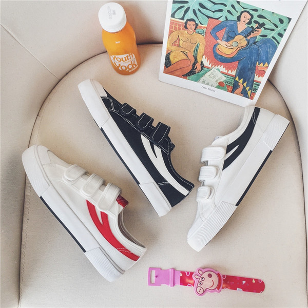 Férfi tornacipő folttal, lapos talppal, három színben